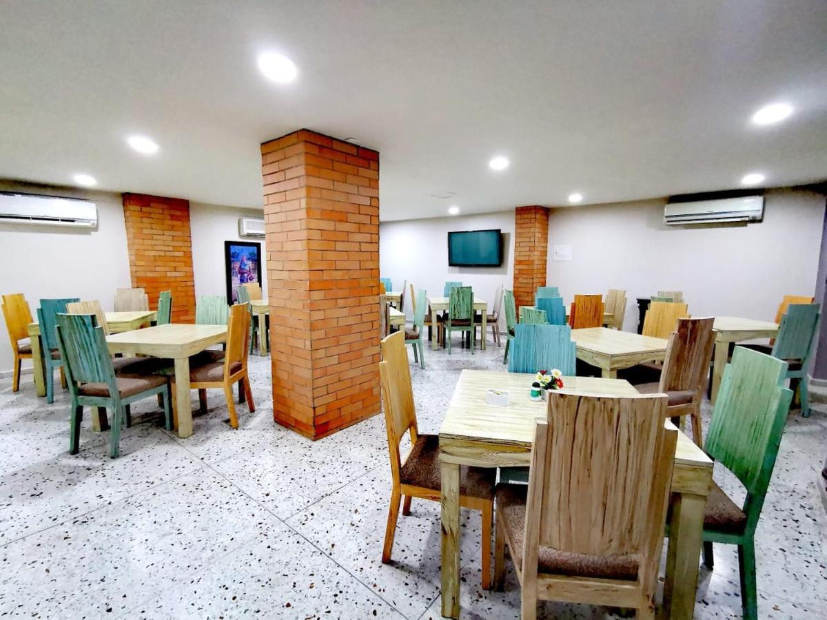 Hotel Torre Del Prado Баранкила Екстериор снимка