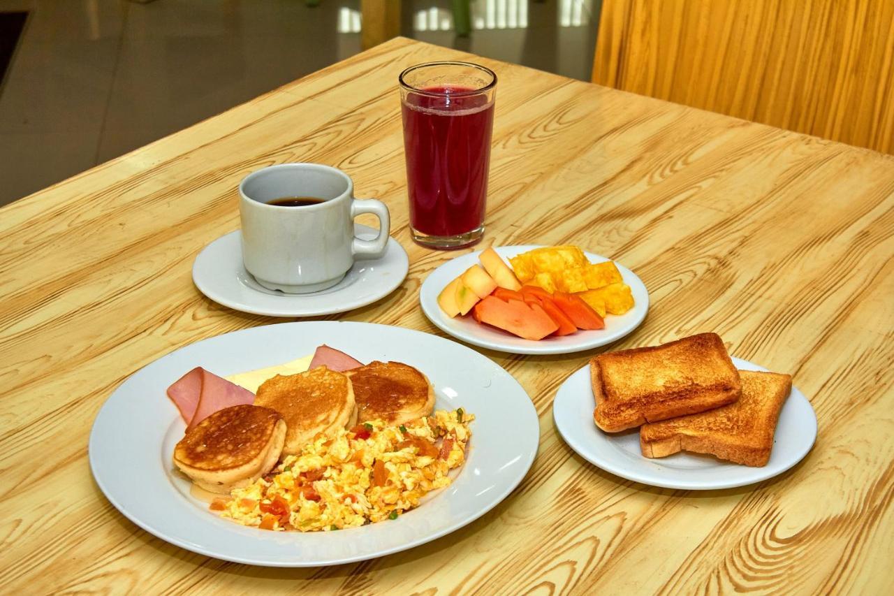 Hotel Torre Del Prado Баранкила Екстериор снимка