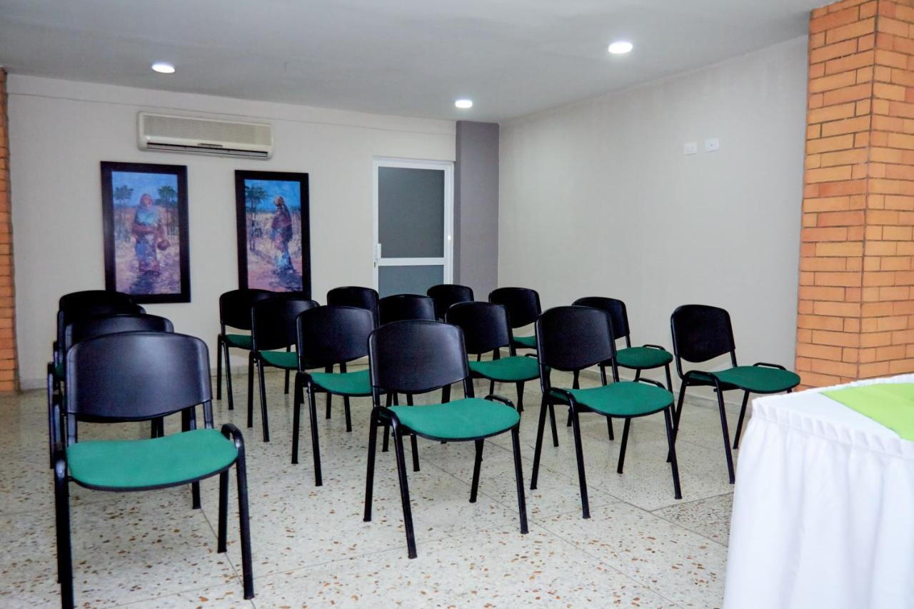 Hotel Torre Del Prado Баранкила Екстериор снимка