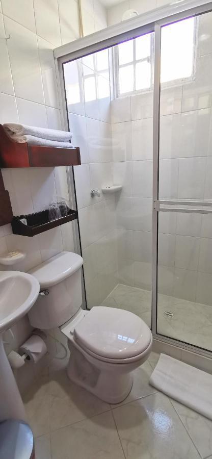 Hotel Torre Del Prado Баранкила Екстериор снимка