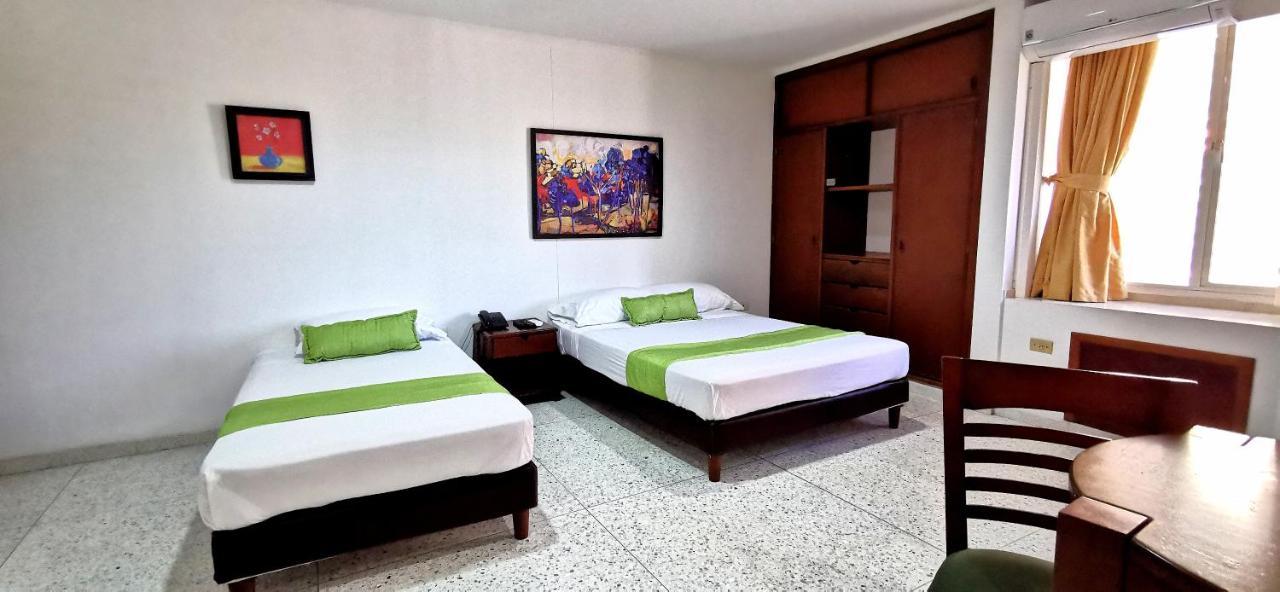 Hotel Torre Del Prado Баранкила Екстериор снимка