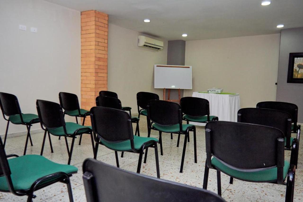 Hotel Torre Del Prado Баранкила Екстериор снимка