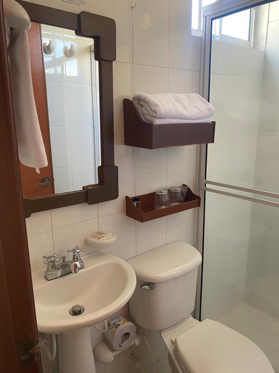 Hotel Torre Del Prado Баранкила Екстериор снимка