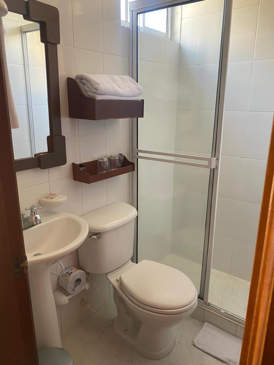 Hotel Torre Del Prado Баранкила Екстериор снимка